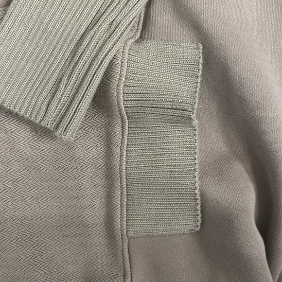 New Oversize Hoodie - Picture 4 of 5